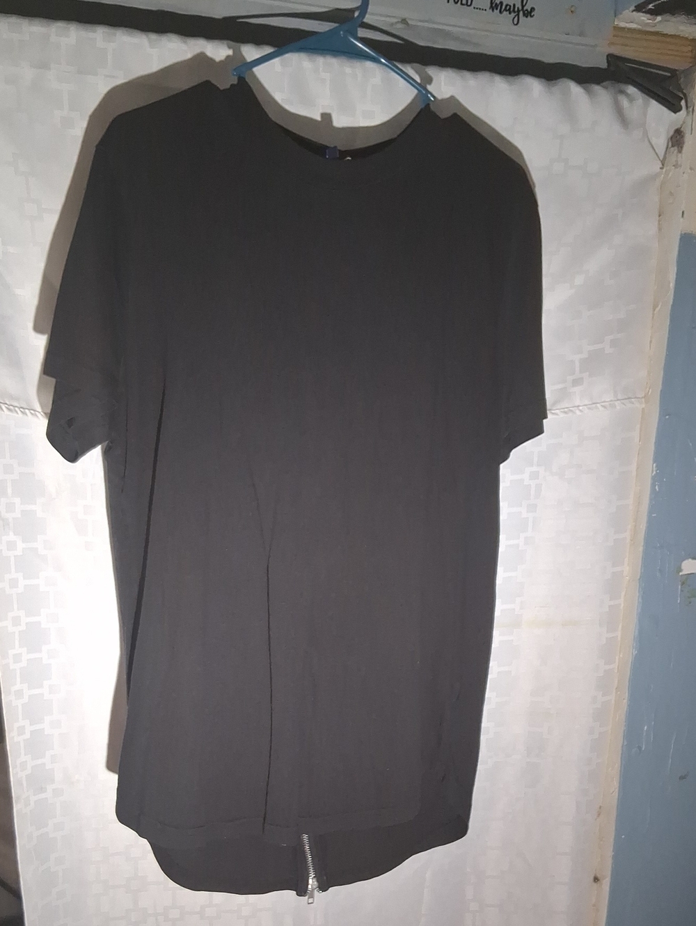 H&M Divided men's black long line back zipper t shirt